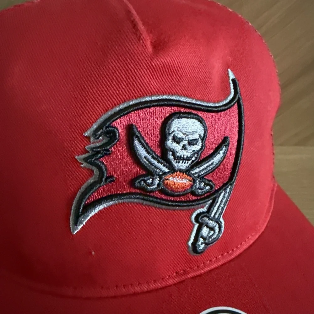 Tampa Bay Buccaneers '47‎ Brand Hitch Adjustable Red Mesh Hat Cap NFL Football